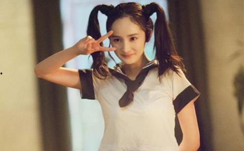 挠明星脚心文章,揭秘明星私下里的趣味互动